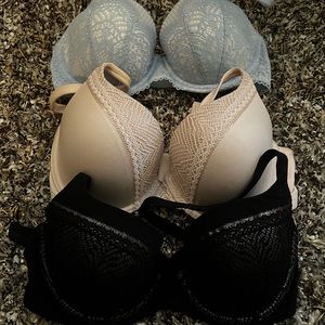 3 Victoria secret bras